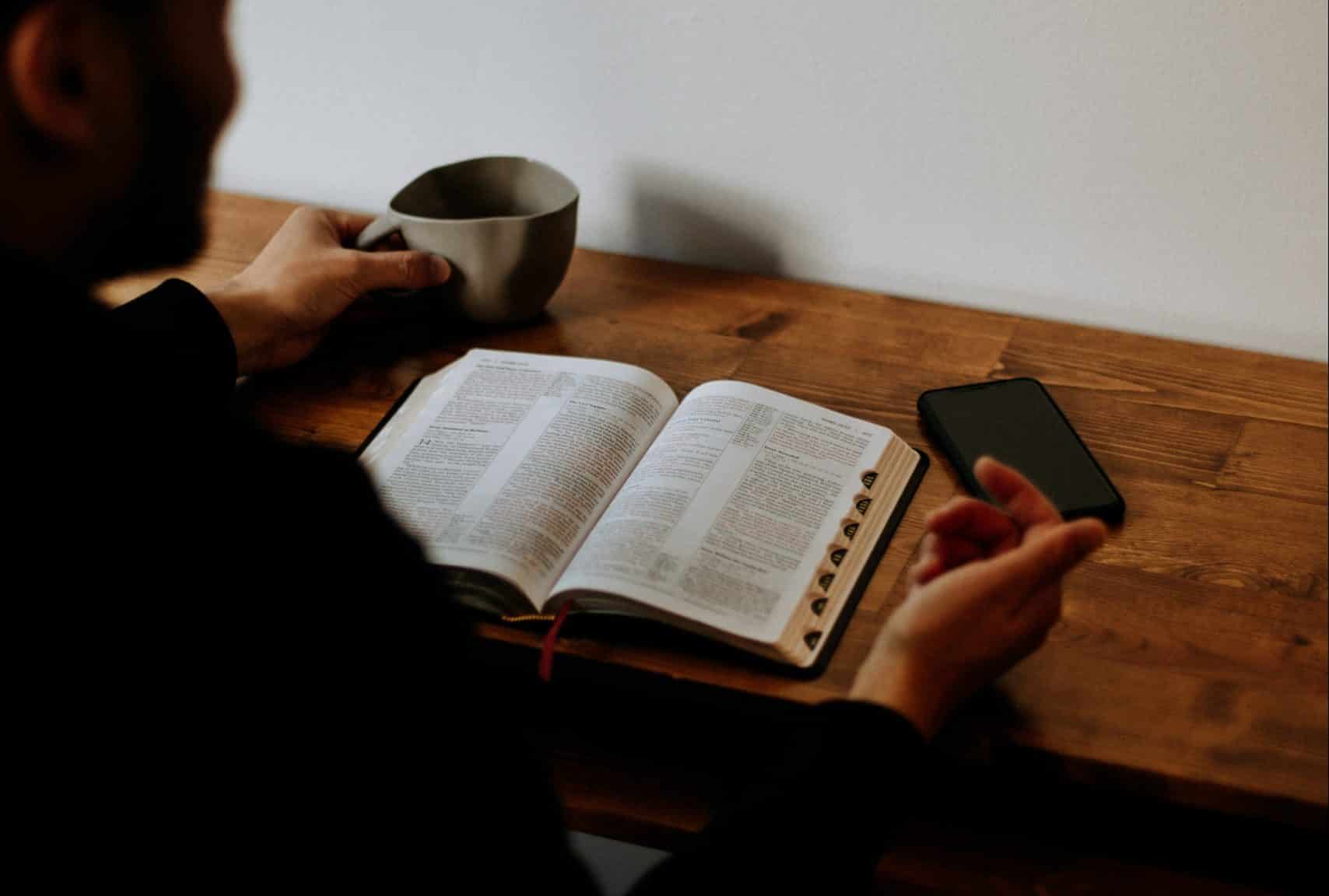 Cómo empezar a escribir un diario bíblico y qué hacer cuando estás estancado